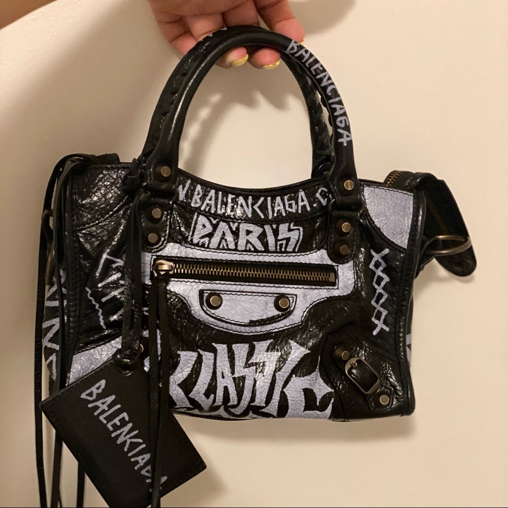 Balenciaga Classic City Graffiti small!!